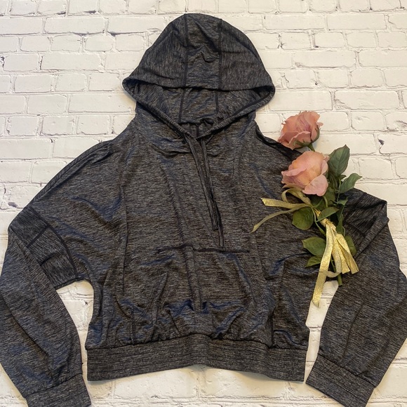 Fabletics Tops - Fabletics BEA Cropped Pullover Hoodie